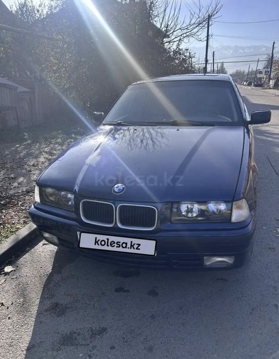 Бмв 1993 года , на ходу