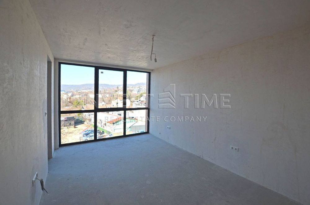 Просторен тристаен апартамент в нова сграда с Акт 16