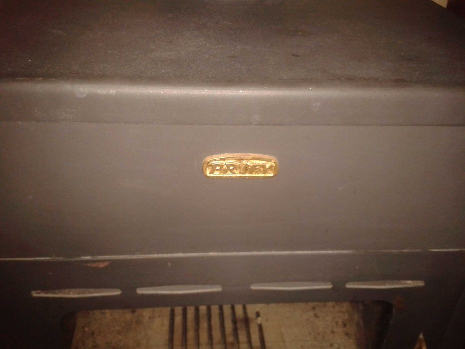 Камина Priti-бурии и лира черни