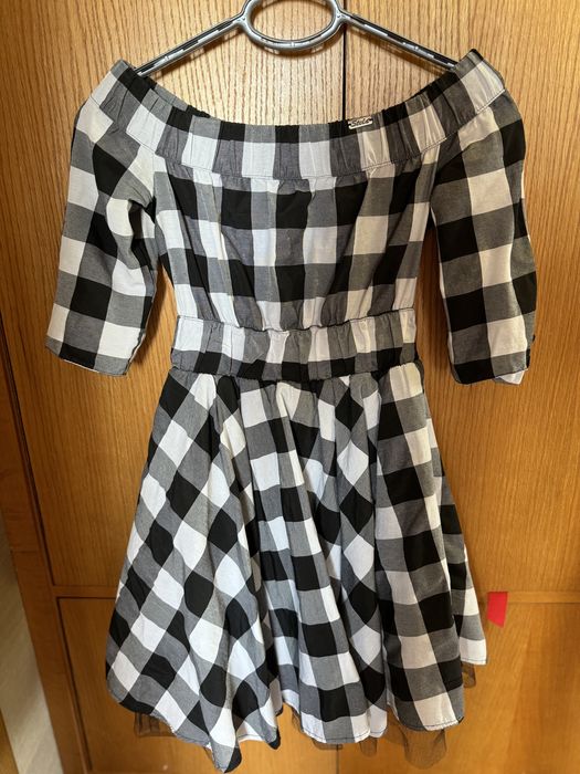 Рокля Резвая черно бяла