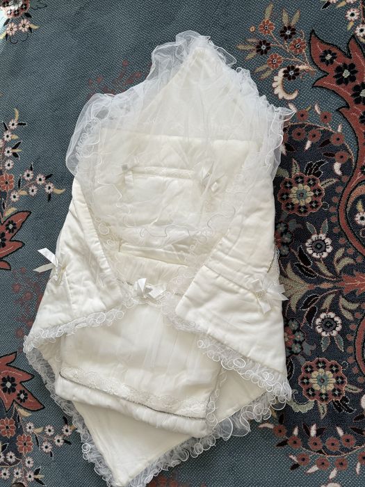 Продам комплект на выписку