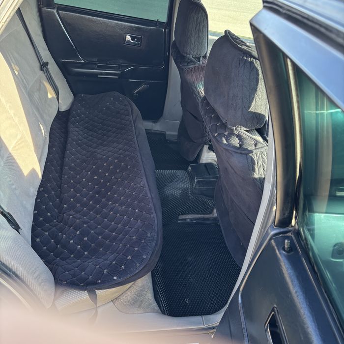 Машина ауди 80 б4