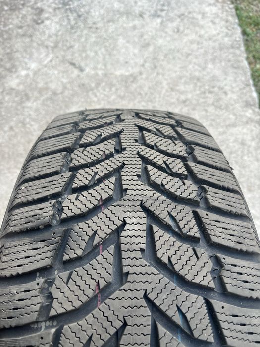 Зимни гуми 225/55/17 (почти не карани)