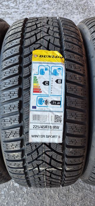4 anvelope iarna noi Dunlop 225/45/18.Pretul este pe bucata.