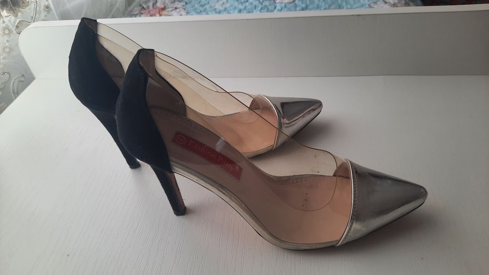 Б/у Женские туфли на шпильке. Размер 37.