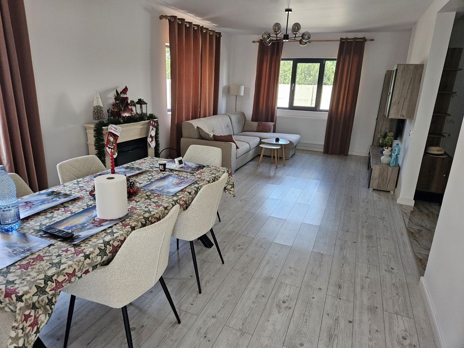 Proprietar vând casa P+1  în com Berceni aproape de centru - primarie