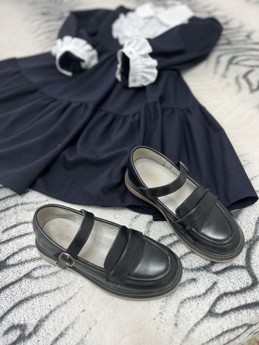 Платье в школьное на девочку продам