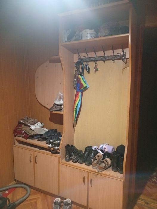 Прихожка есіктің алдына