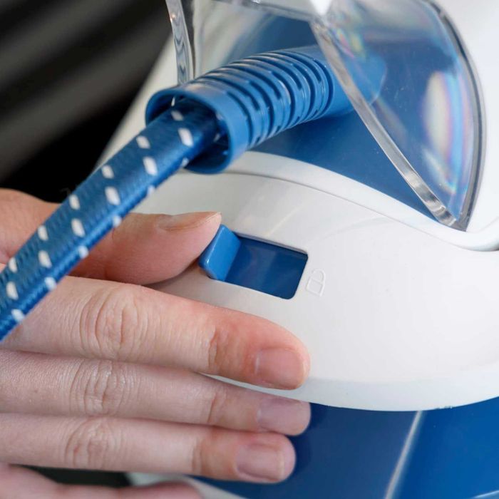 Парогенераторна ютия TAURUS Sliding Perfect 2400, удар от 250 g/min