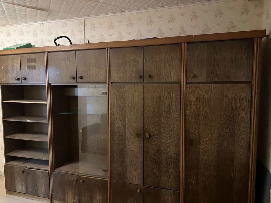 Продам Сервант в отличном состояние