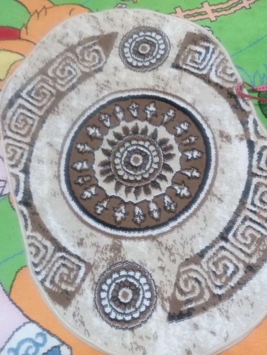 Коврик овальный, чистый