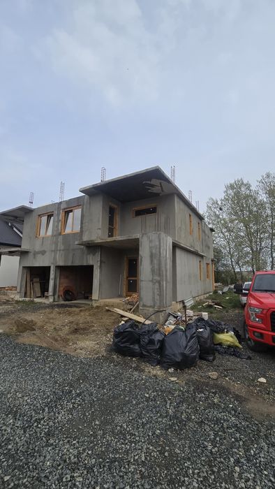 Vand casa tip duplex