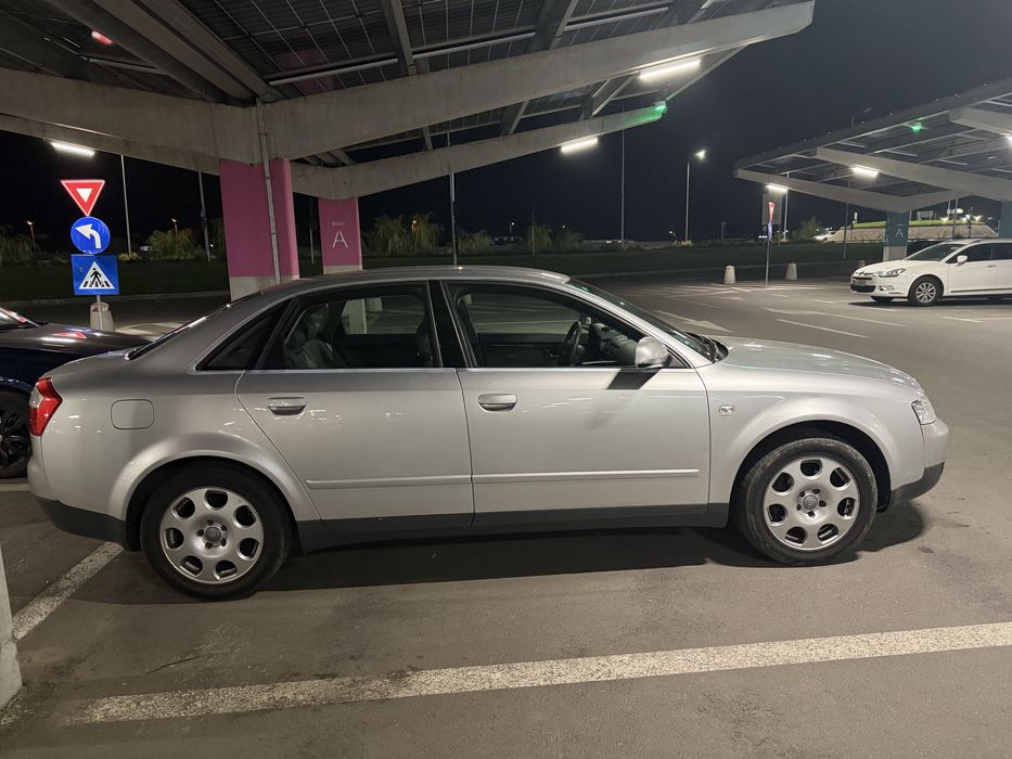 AUDI A4 0 — imagine 4