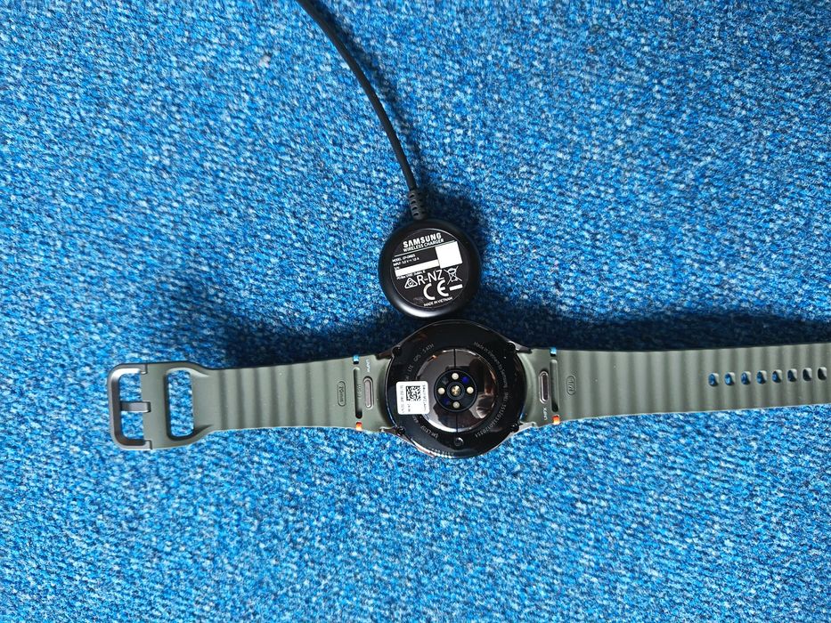 Vând/schimb Samsung smartwatch 7 44mm Lte E sim