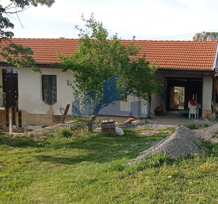 Къща в Шумен, област-с.Кюлевча площ 140 цена 360000