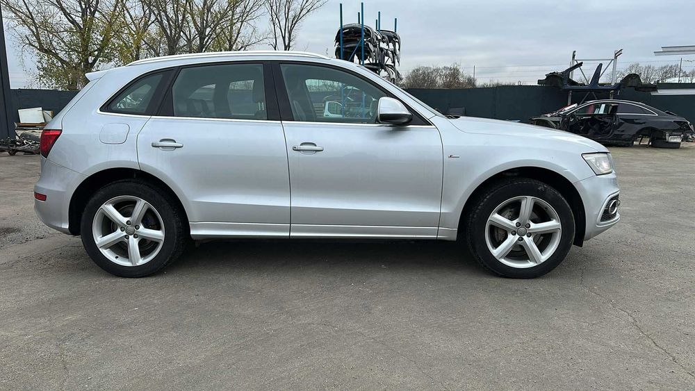 Dezmembram Audi Q5 QUATTRO 4X4  , an 2012 , 2.0 TDI Motor CGLC, Manual