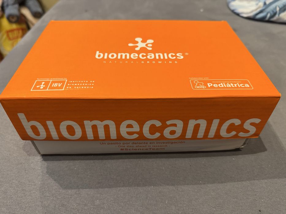 Обувки Biomecanics номер 22