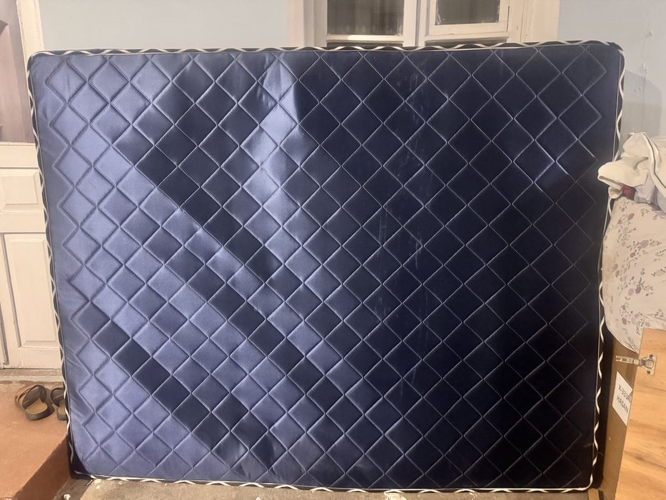 Двухместний матрас для спални