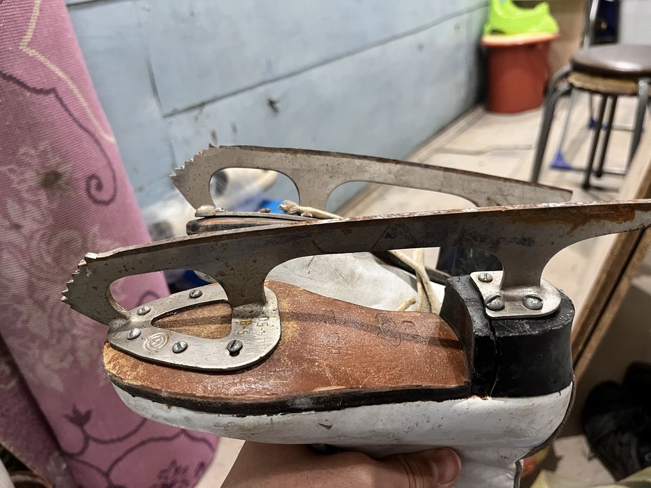 Коньки женские уу