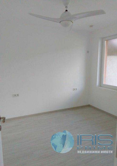 Къща с двор /НС/, с.Хан Крум