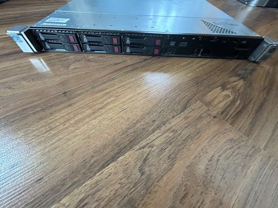 Сървър HP DL360p Gen 8 + Rail kit