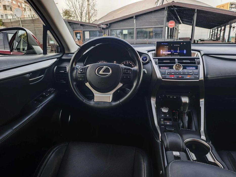Lexus NX 300h Hybrid e-Four e-CVT