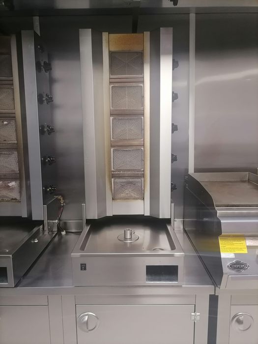 Продава се готово оборудване за заведение