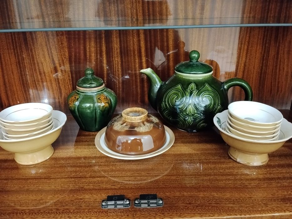 Разные посуды из серванта