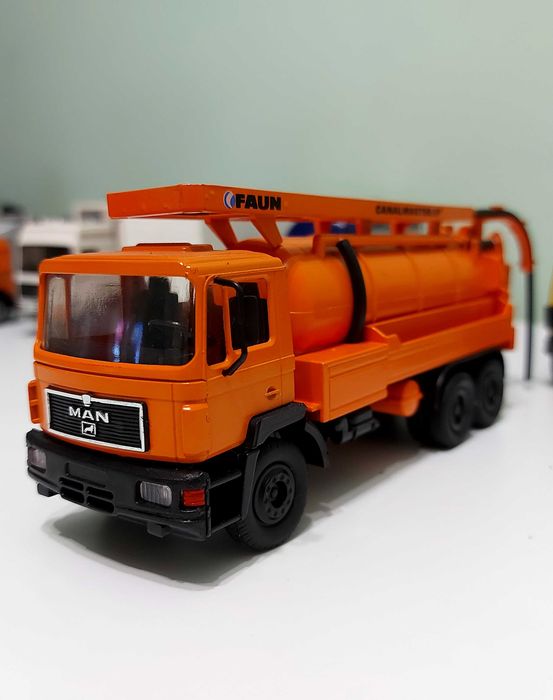 Колекционерски модел в мащаб 1:50