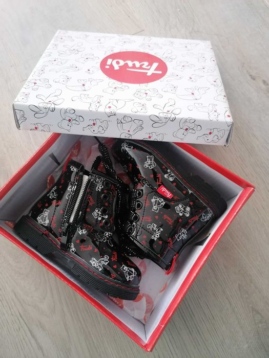 Ghete copii, numărul 21. Sunt noi.