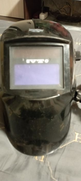 Продам маску Хамелеон новая.