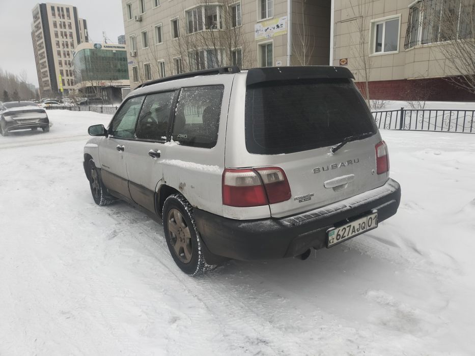 Продам машину субару