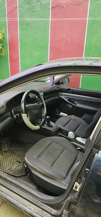 Vând Audi A4 1995