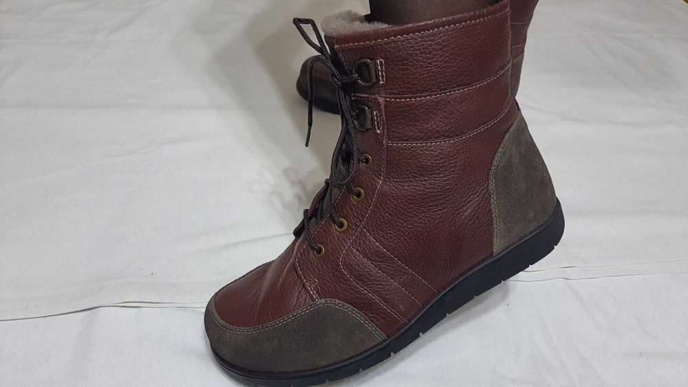 Ghete trendy, piele naturala, de la HELVESKO marimea 41