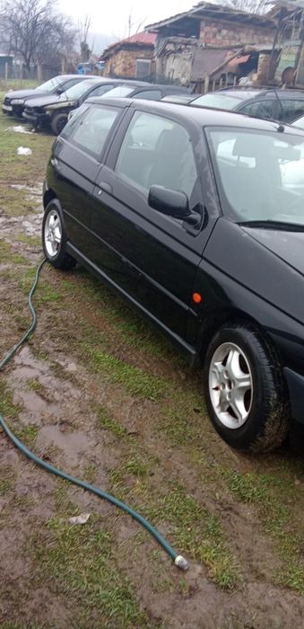 Продава се на Части Alfa Romeo 145 1.6 i бензин