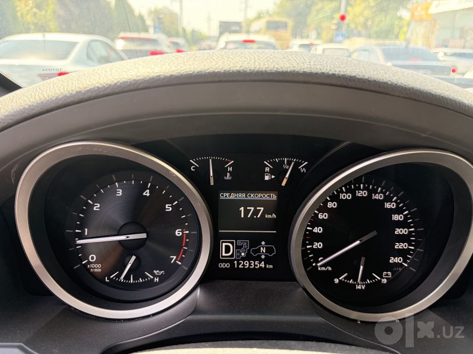 Toyota Land Cruiser 200 год 2014