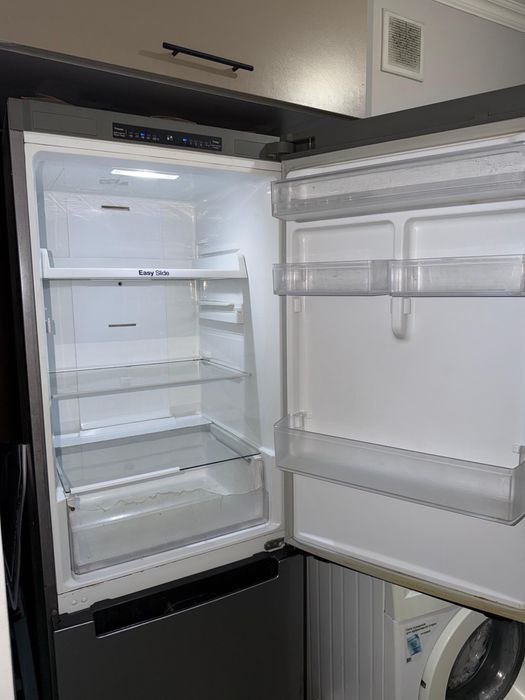 Холодильник Samsung