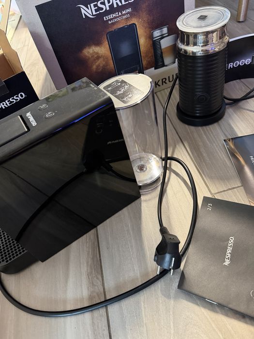 Кафемашина Nespresso Essenca Mini