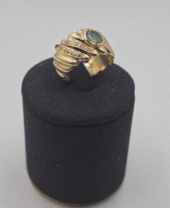 Inel Aur Galben 18K Diamante si Safir