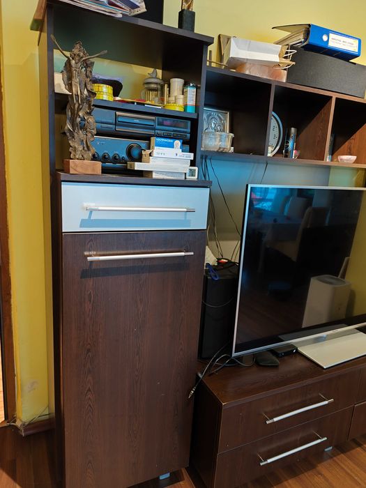 Голям ТВ шкаф, секция - 223 см и телевизор 55 инча