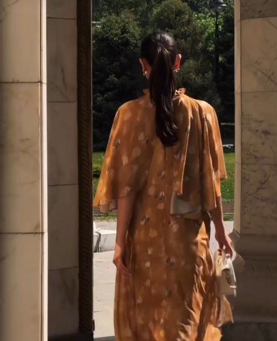 Продам платье 46 размер