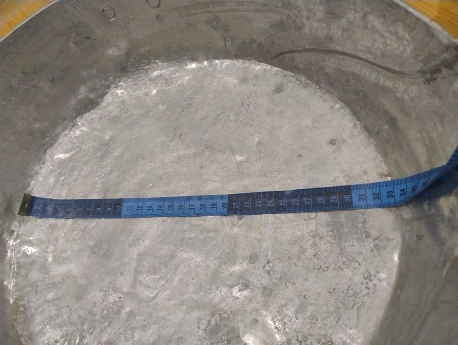 Менче и съд за варене на лютеница