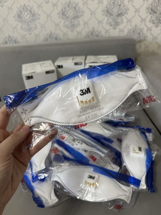 Маска-респиратор 3М