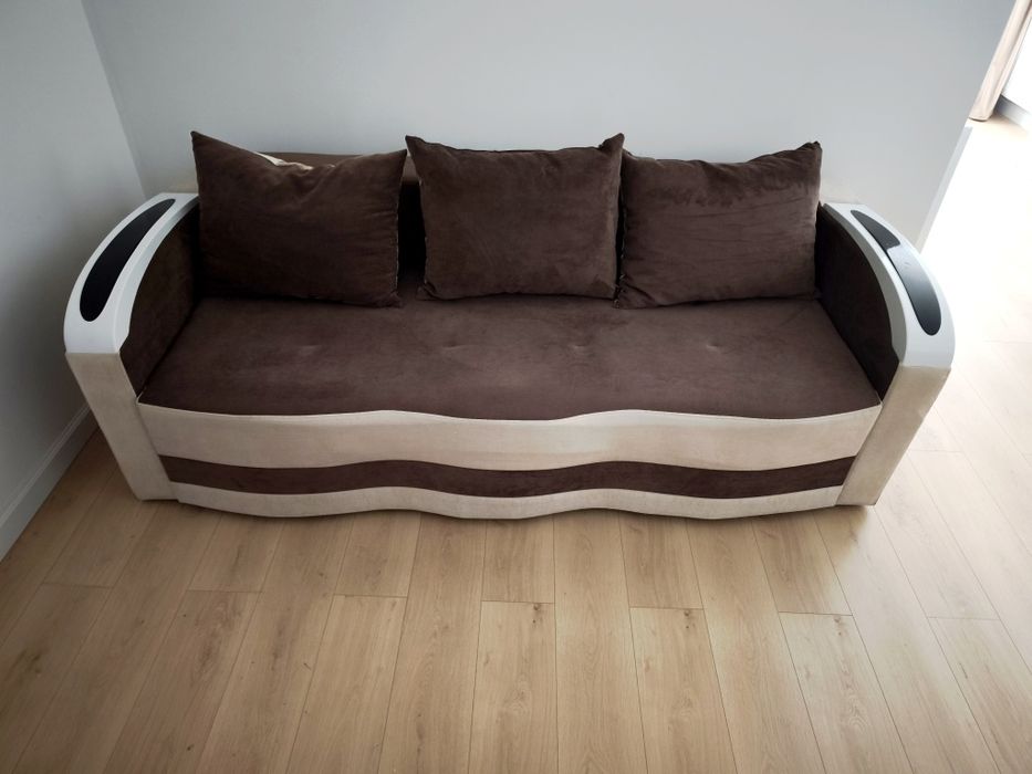 Canapea extensibila, 3 locuri, cu lada de depozitare, catifea crem cu maro, 220x100x70

Estimat livrare în: ClujFloreşti

Livrare prin curier:
L