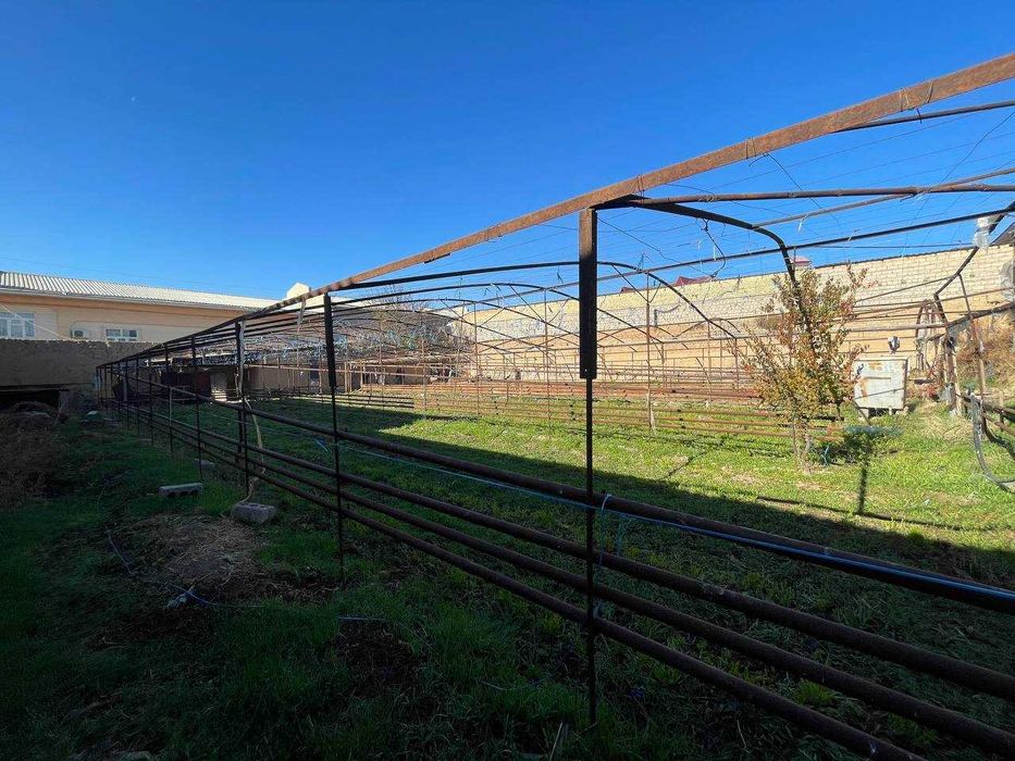 Yer sotiladi 8 sotok, GAZ , SVET, SUV BOR , Yaxshi maxallad joylashgan