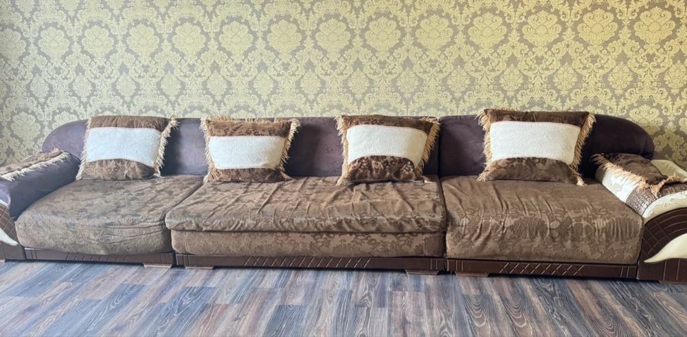 Продам диван в хорошом состояние