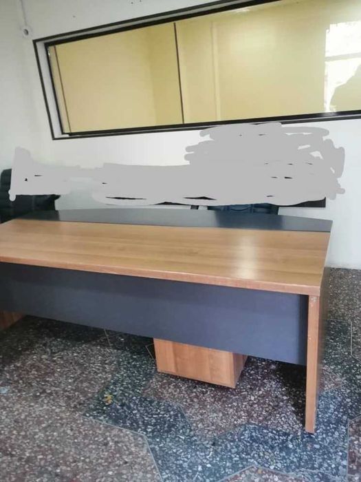 Продаётся стол, немецкий, качественный, как новый