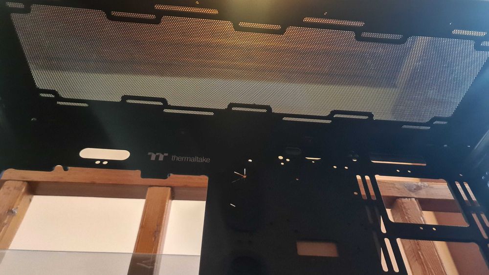 Компютърна кутия Thermaltake core p8 TG - Чисто Нова!