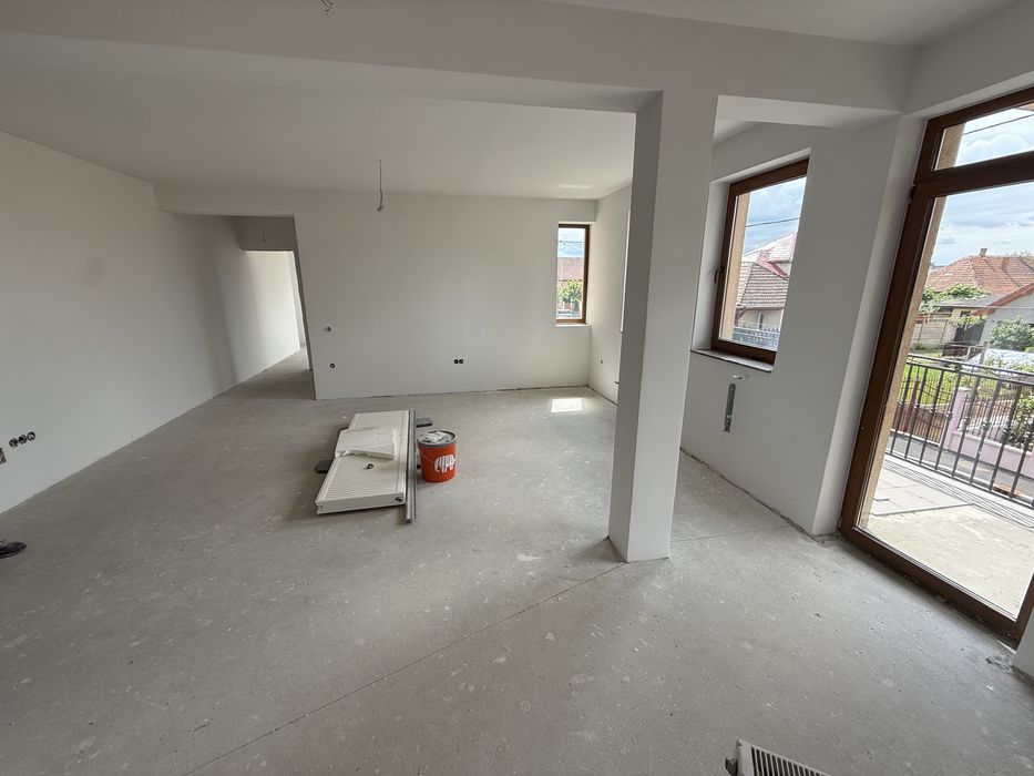 Apartament 2 Camere in Bloc Nou Etaj 1 Strada Poligonului