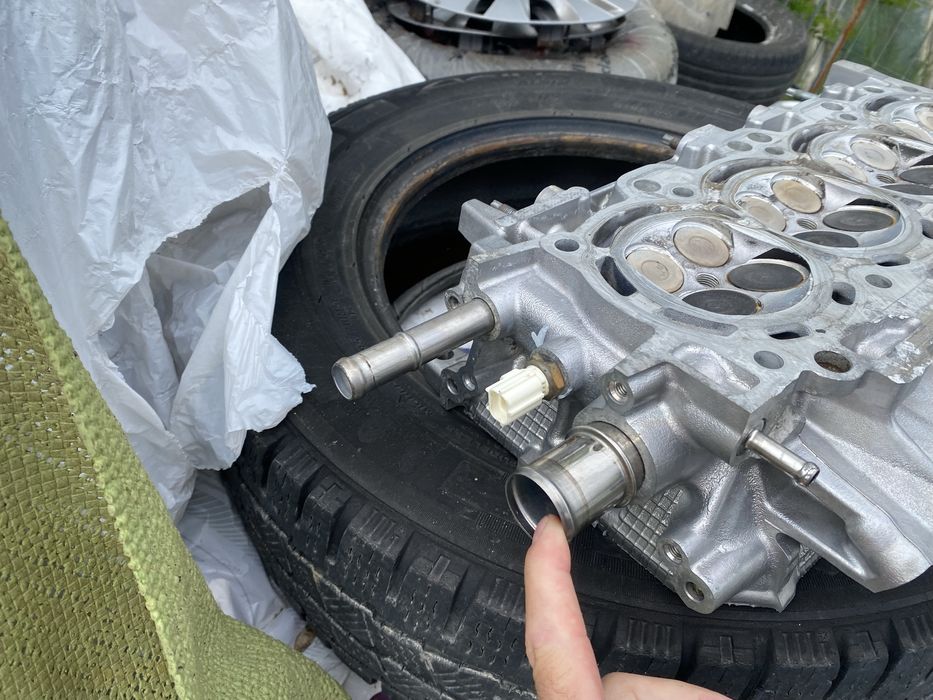 Глава за тойота аурис 1.8